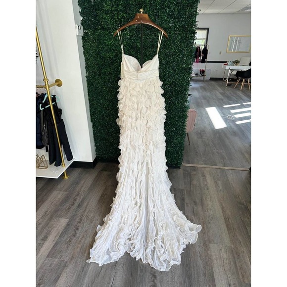 Ivy & Aster Gardenia White, Ivory Ruffle Blossom Wedding Dress size 8 Orig.$3000 - Picture 7 of 10